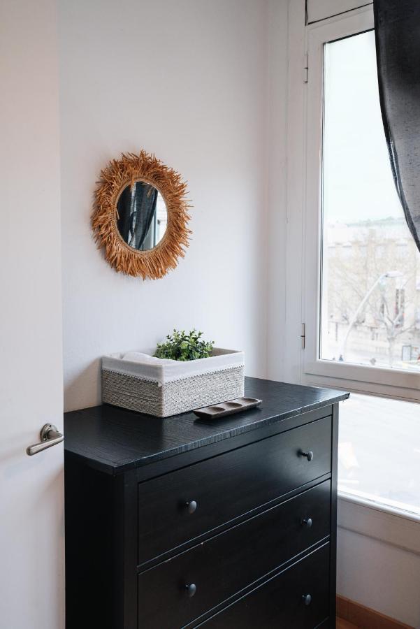 Sunny And Modern Apartment Ideal For Groups Barcelona Ngoại thất bức ảnh
